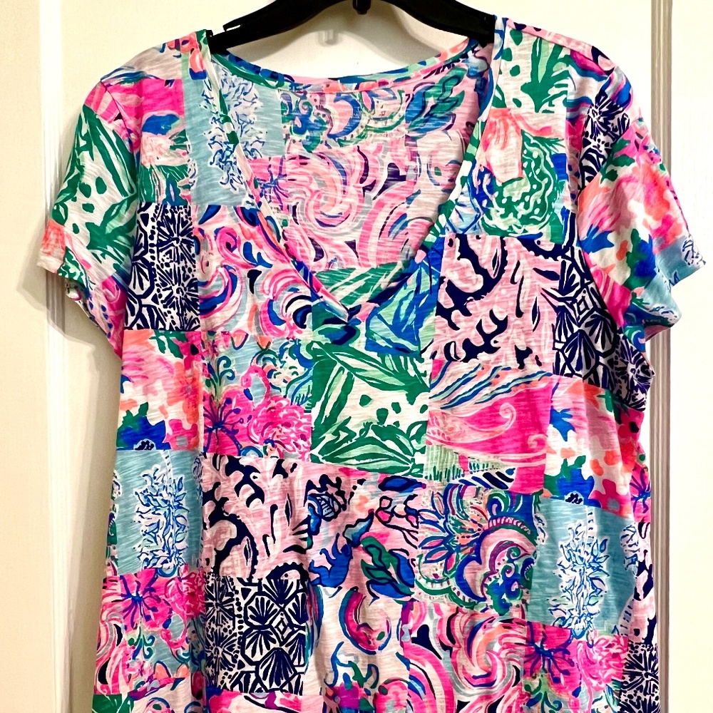 Lilly Pulitzer XL Patchwork V Neck Tee